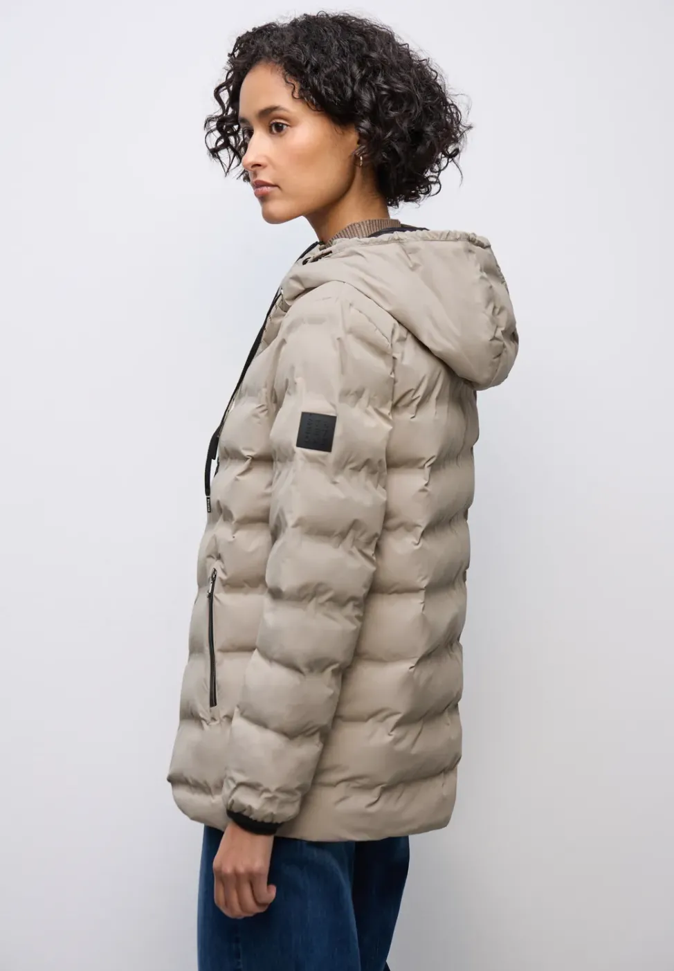 Jacke mit geklebten Nähten