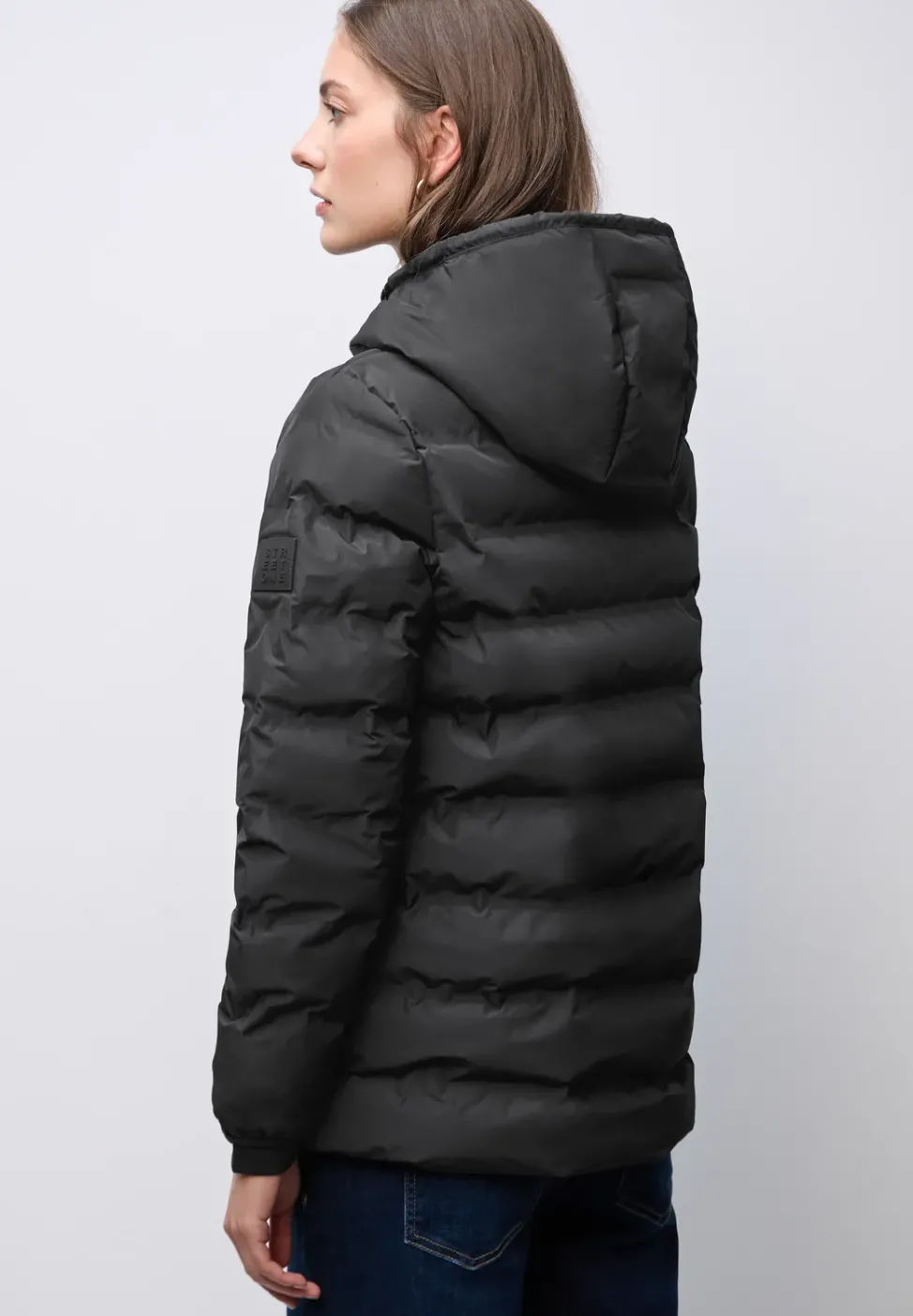 Jacke mit geklebten Nähten