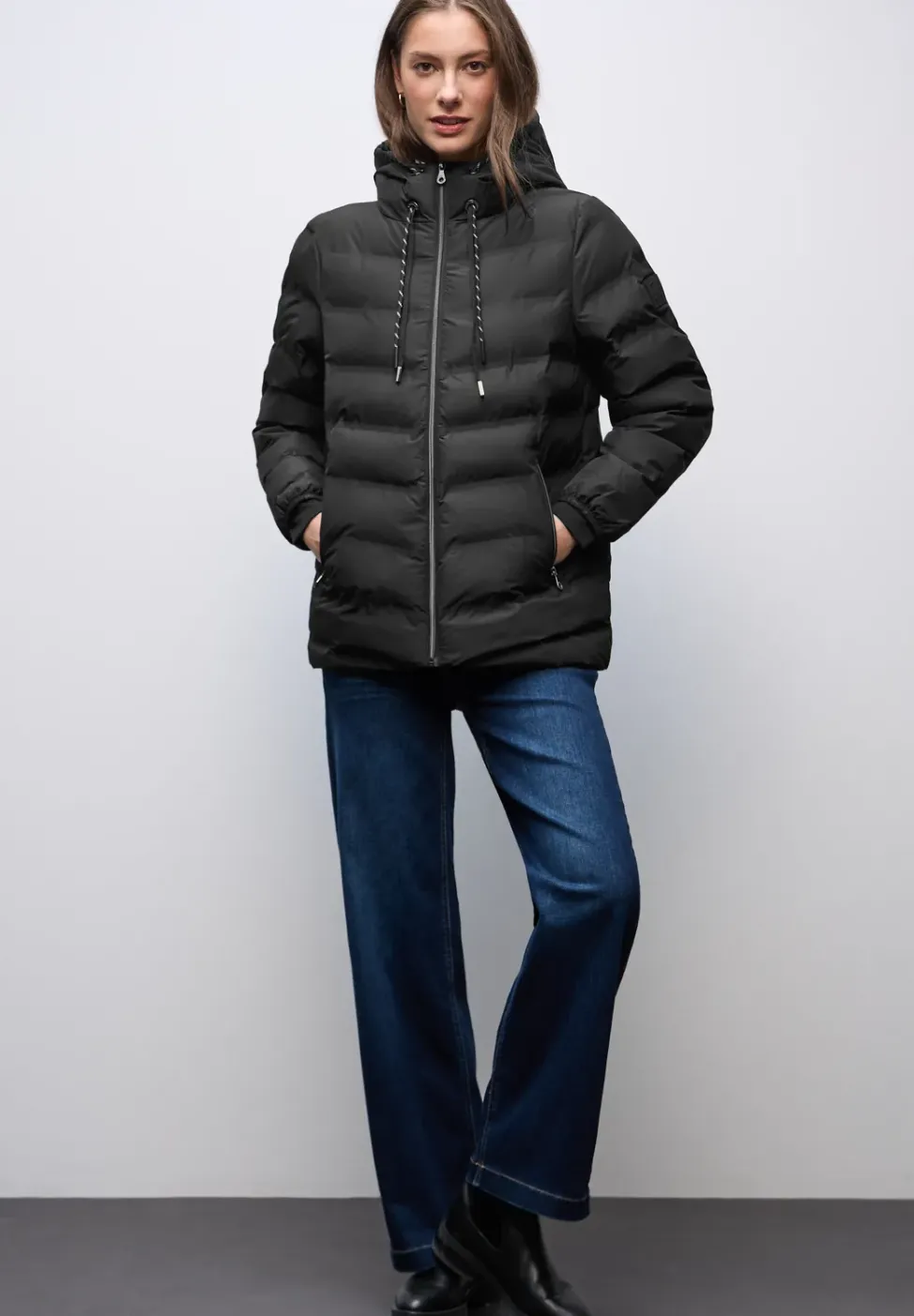 Jacke mit geklebten Nähten