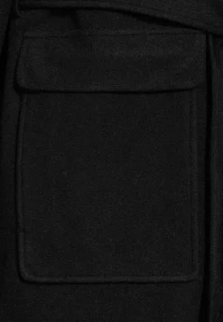 Jacke mit Kapuze