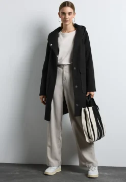 Jacke mit Kapuze