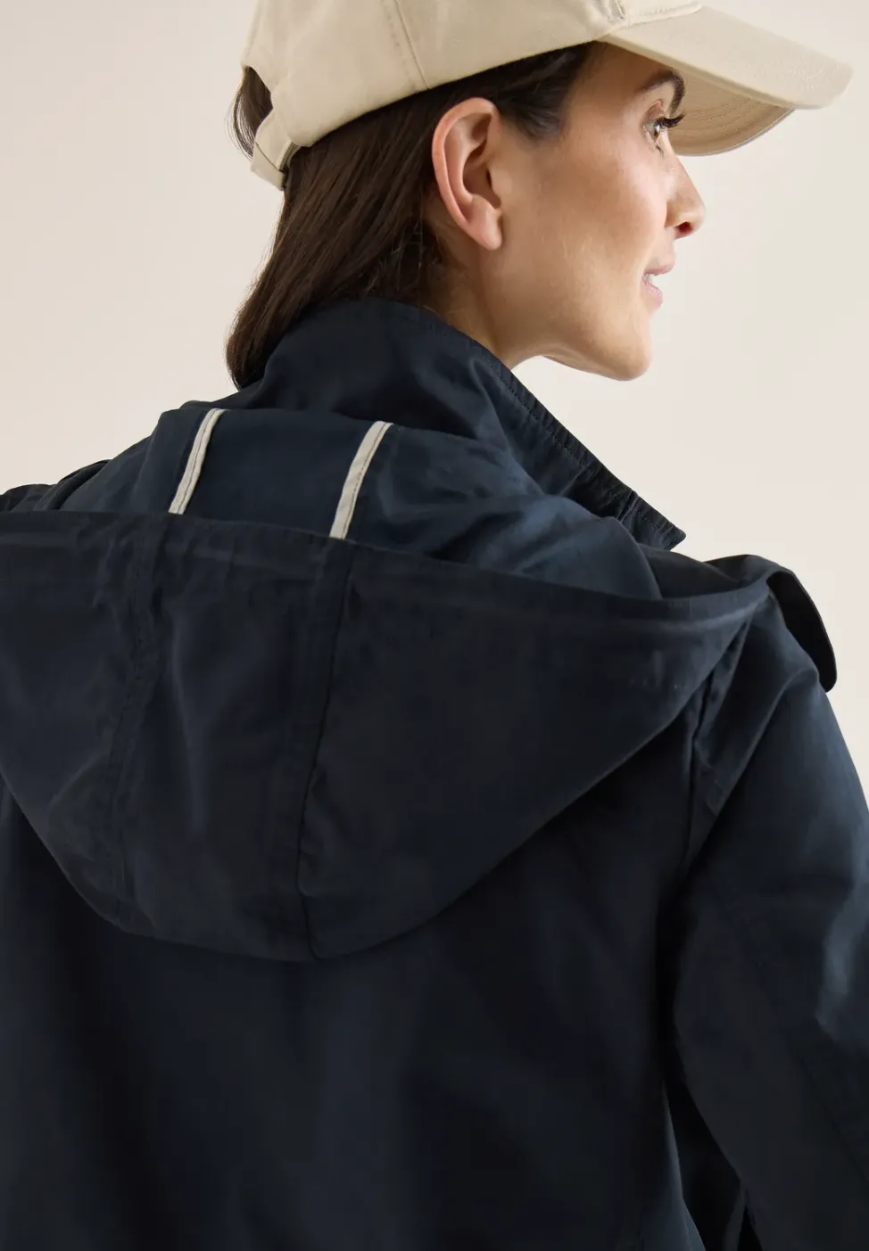 Jacke mit Kapuze und Tunnelzug