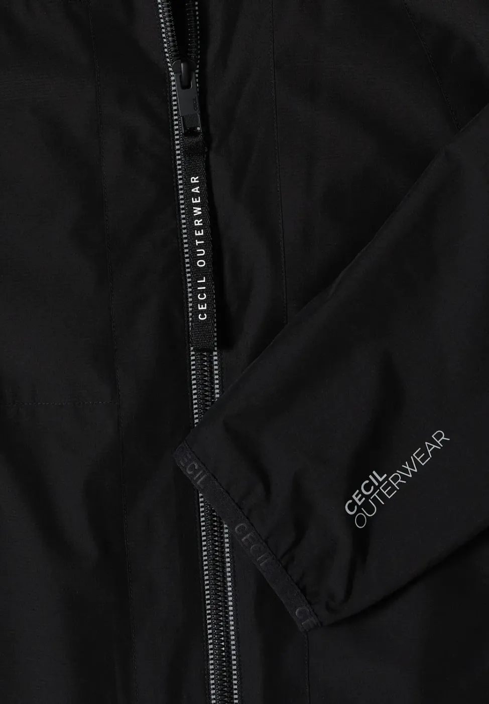 Jacke mit Kapuze und Tunnelzug