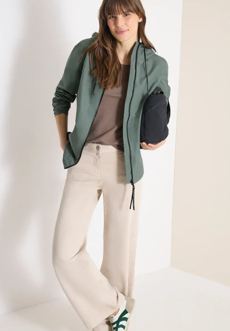 Jacke mit Kapuze und Tunnelzug
