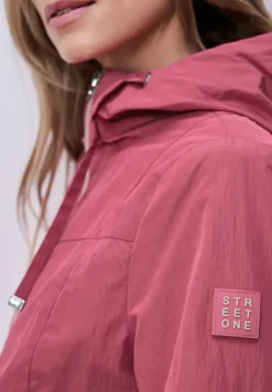 Jacke mit Kapuze und Zipper
