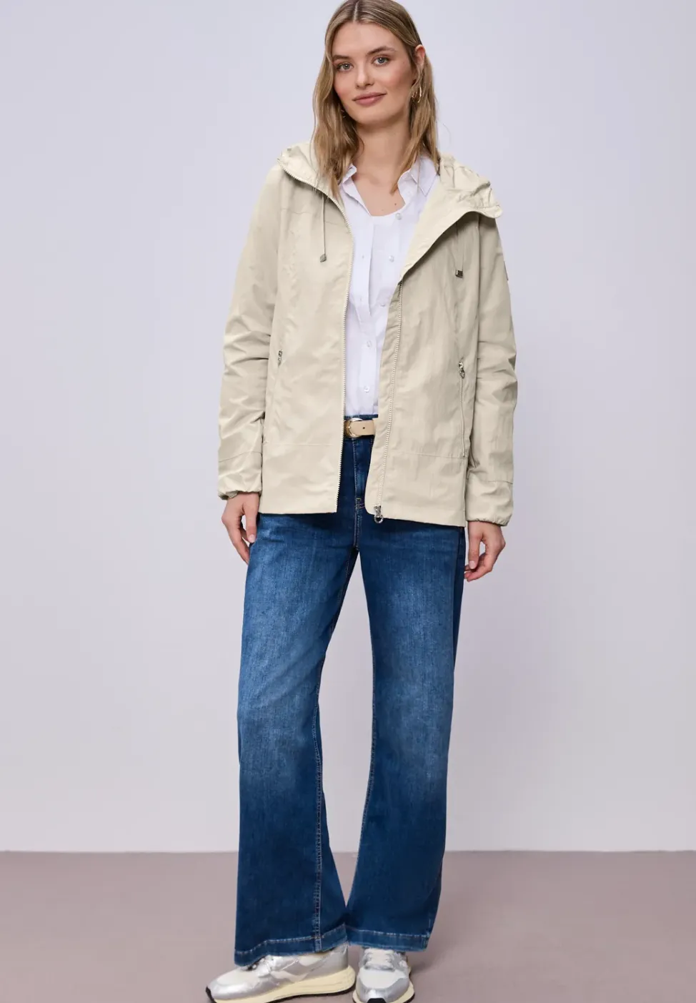 Jacke mit Kapuze und Zipper