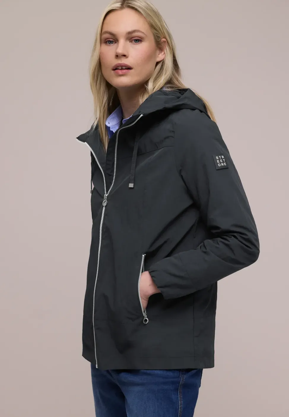 Jacke mit Kapuze und Zipper