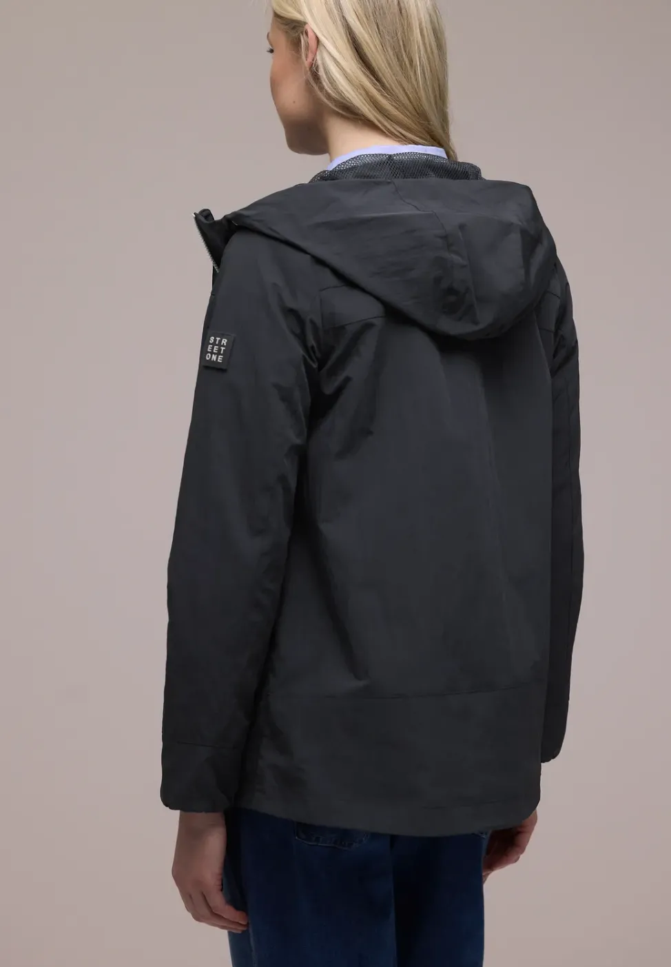 Jacke mit Kapuze und Zipper