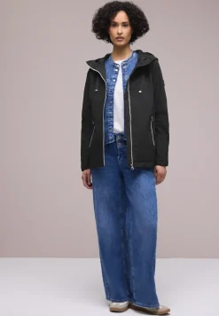 Jacke mit Kapuze und Zipper