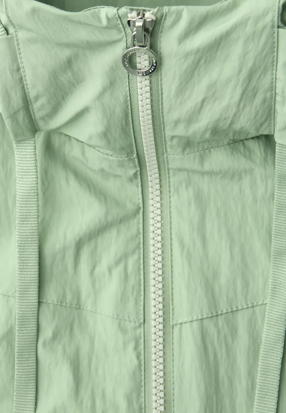 Jacke mit Kapuze und Zipper
