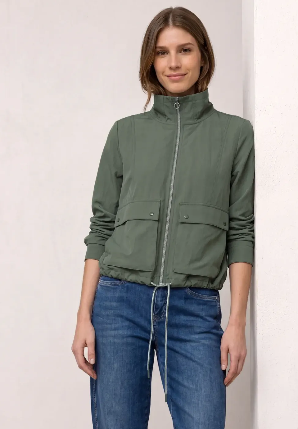 Jacke mit Stehkragen und Zipper