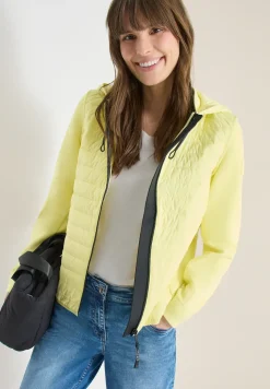 Jacke mit Strukturmix und Kapuze