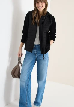 Jacke mit Strukturmix und Kapuze