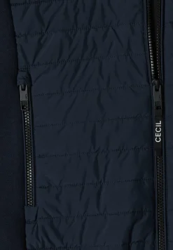 Jacke mit Strukturmix und Kapuze