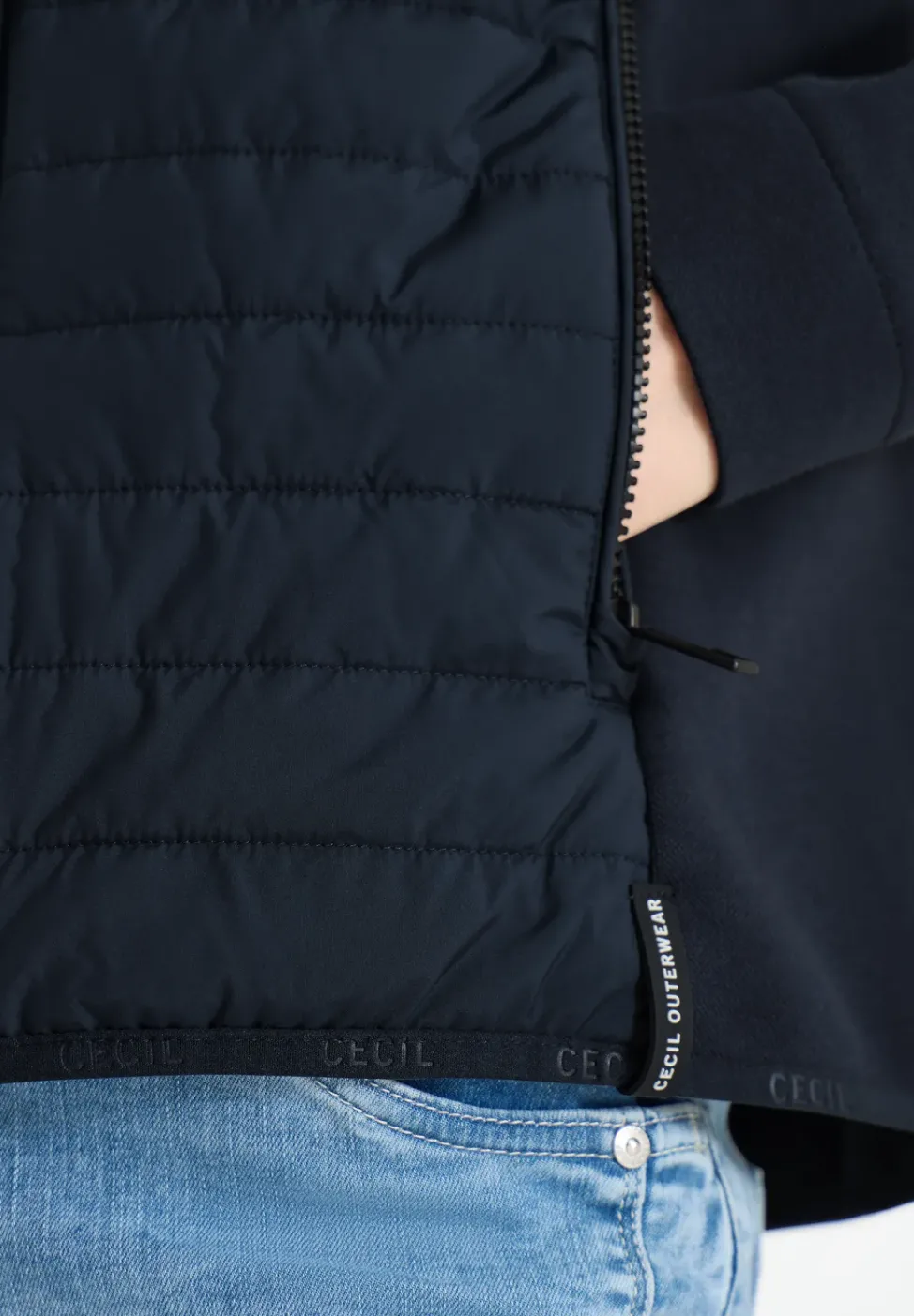 Jacke mit Strukturmix und Kapuze