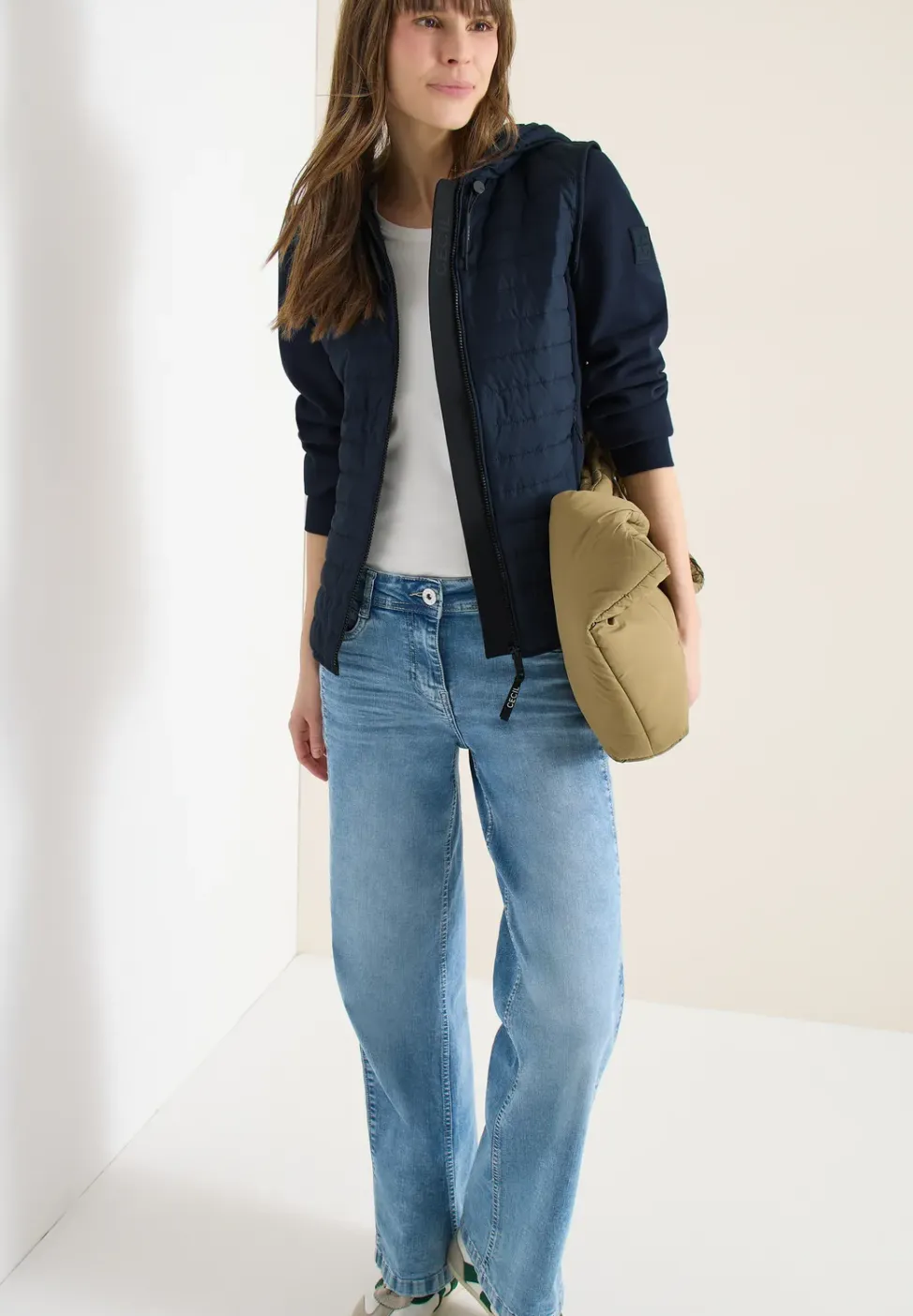Jacke mit Strukturmix und Kapuze