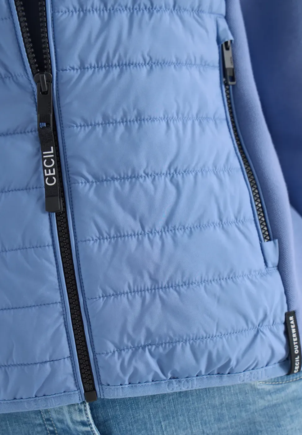 Jacke mit Strukturmix und Kapuze
