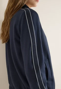 Jacke mit Tape