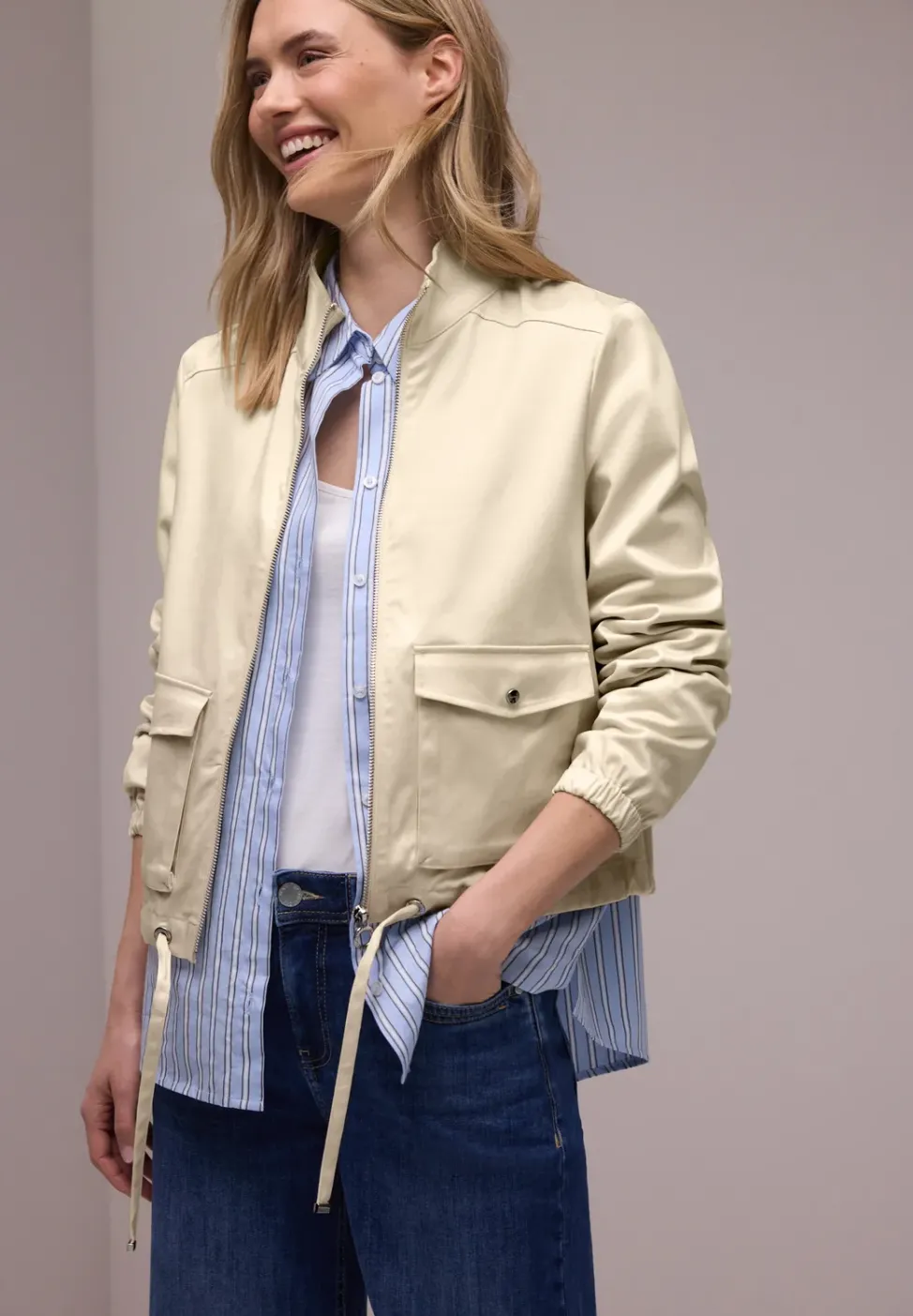 Jacke mit Tunnelzug und Zipper