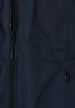 Jacke mit verstaubarer Kapuze