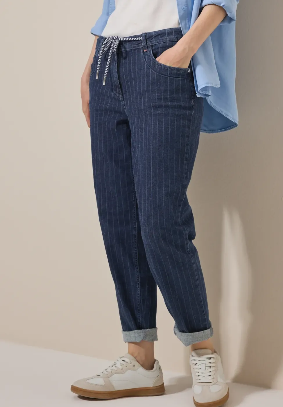 Jeans im Nadelstreifen-Look