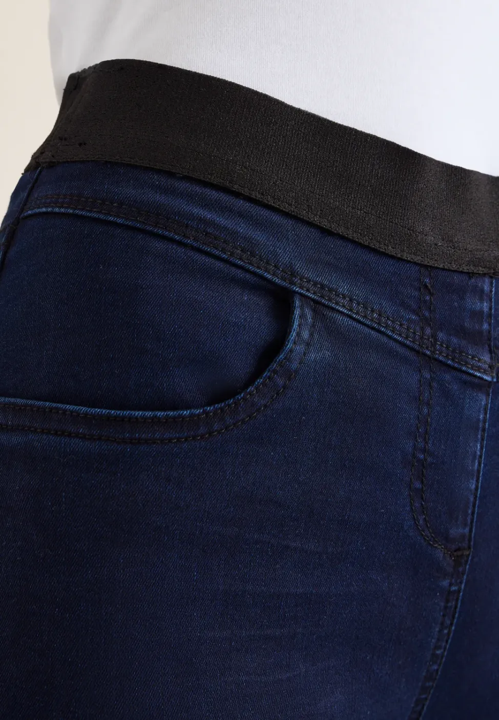 Jeans mit Elastikbund