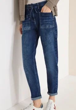Jeans mit Patch Pockets