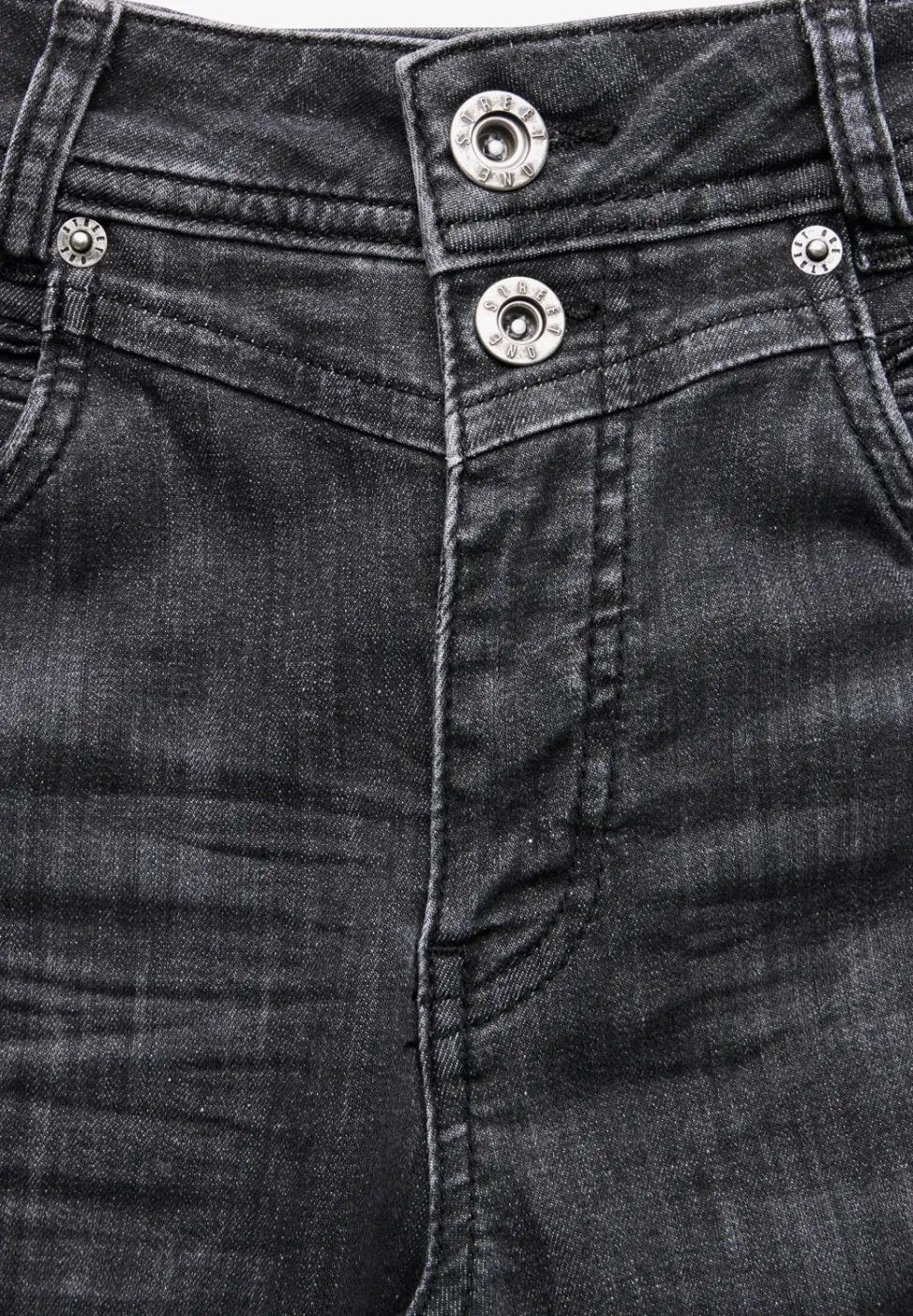 Jeans im Cargo-Look