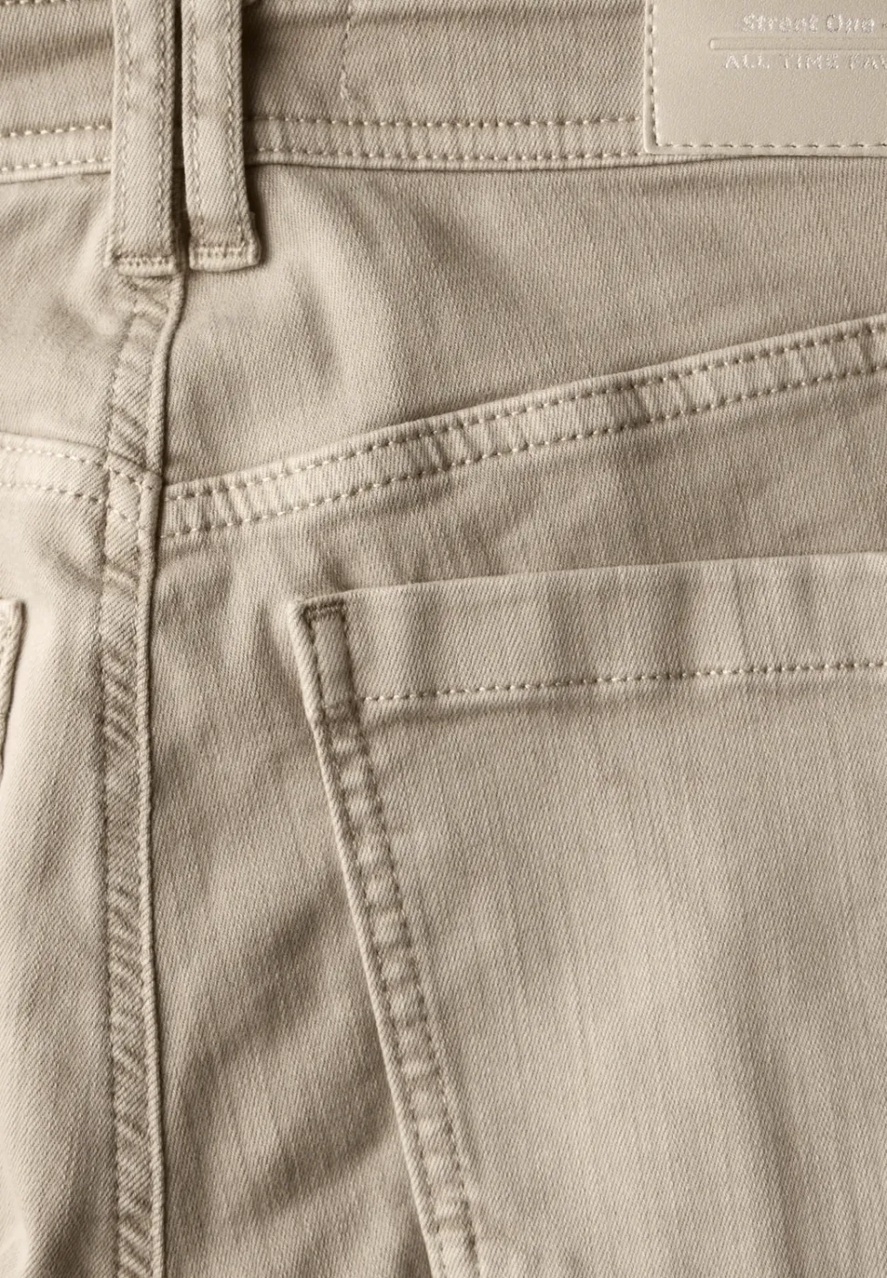 Jeans im Cargo-Look