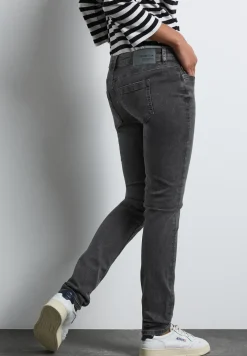 Jeans im Casual Fit