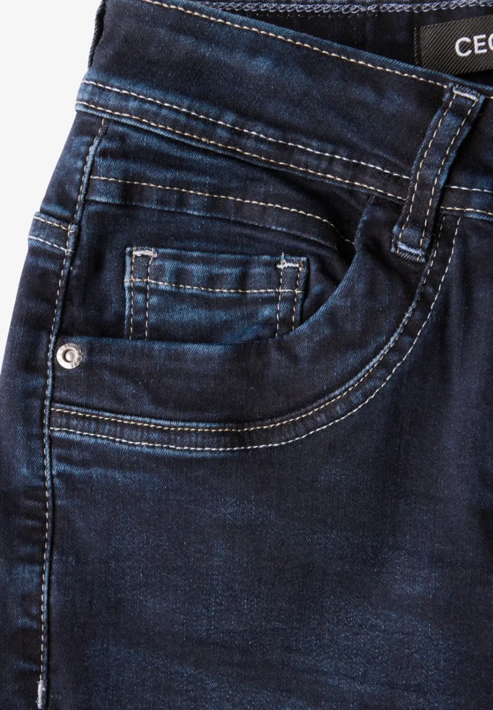 Jeans im Slim Fit