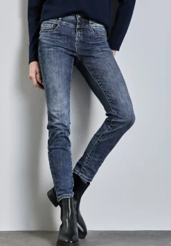 Jeans im Slim Fit