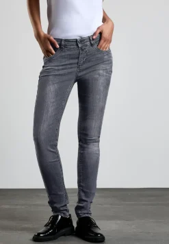 Jeans im Slim Fit