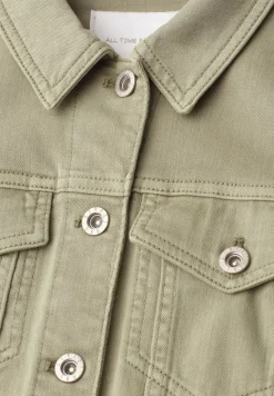 Jeansjacke im Colored-Denim-Look