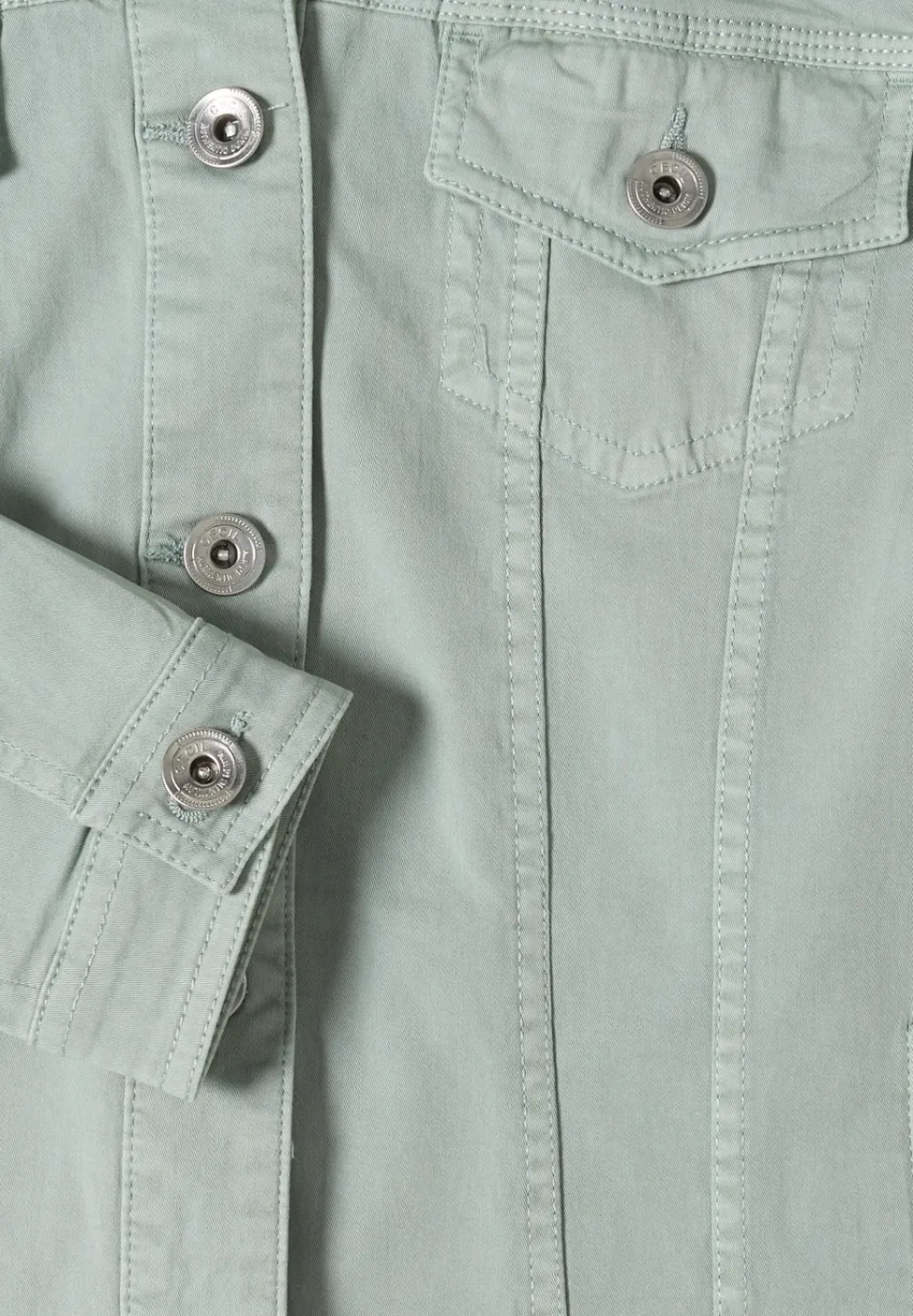 Jeansjacke mit Brusttaschen und Knöpfen