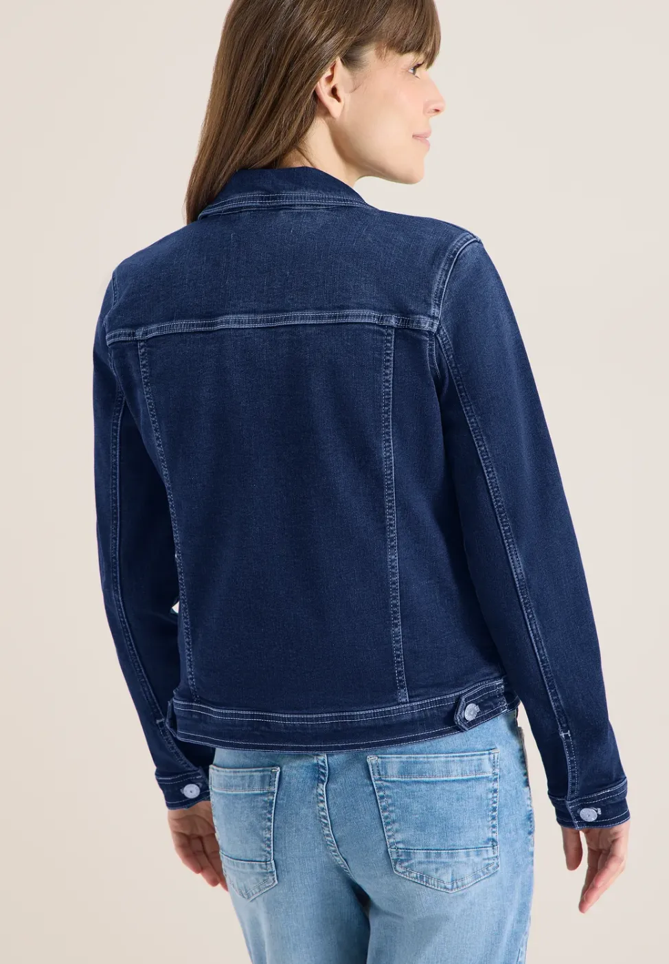 Jeansjacke mit Brusttaschen und Knöpfen