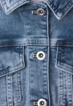Jeansjacke mit Brusttaschen und Knöpfen