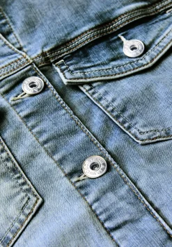 Jeansjacke mit Knopfleiste