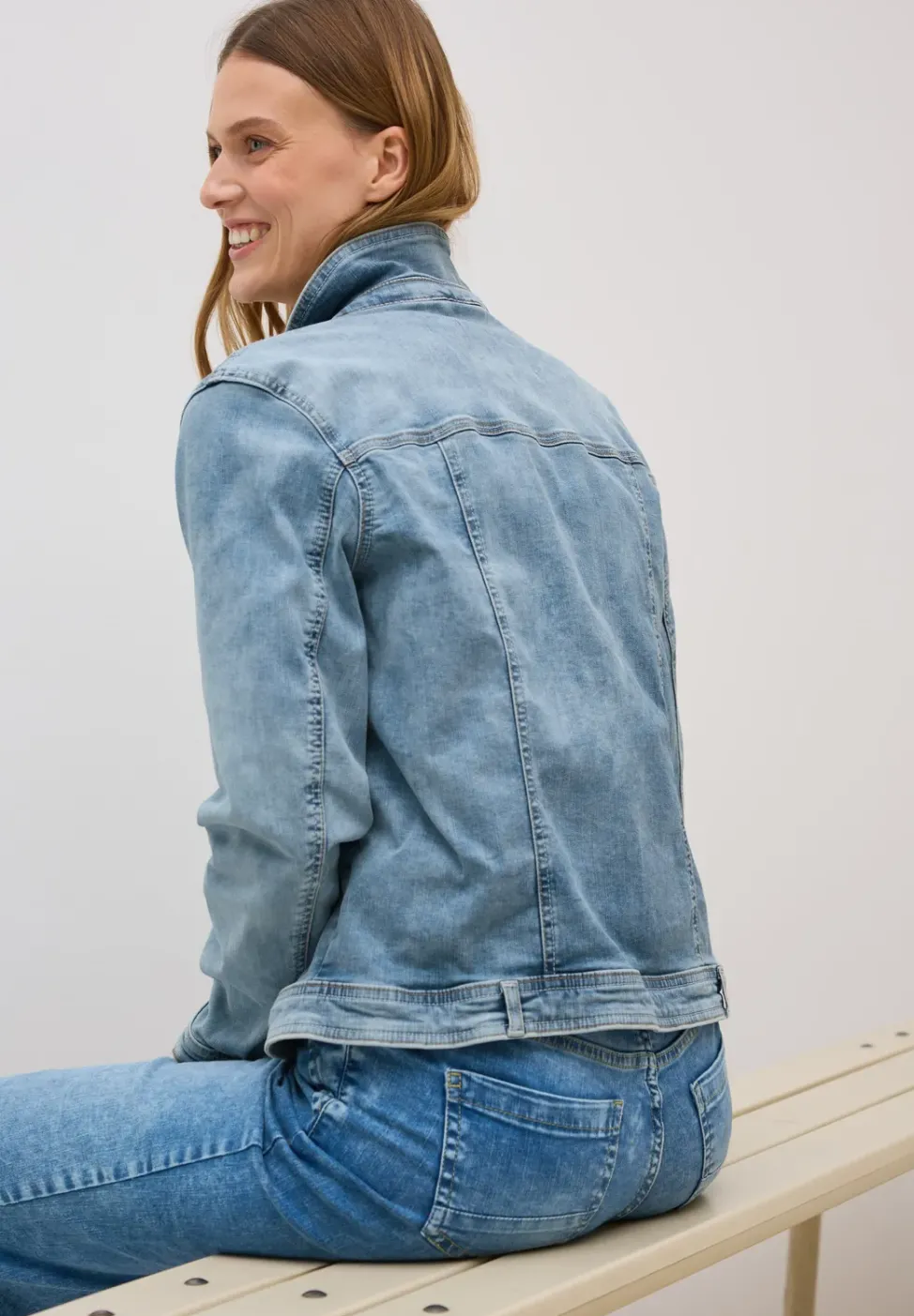 Jeansjacke mit Knopfleiste