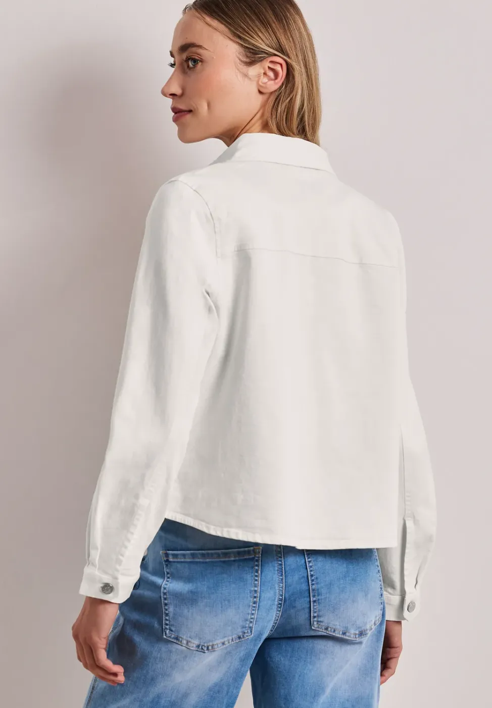 Jeansjacke mit Knopfleiste und Stickerei