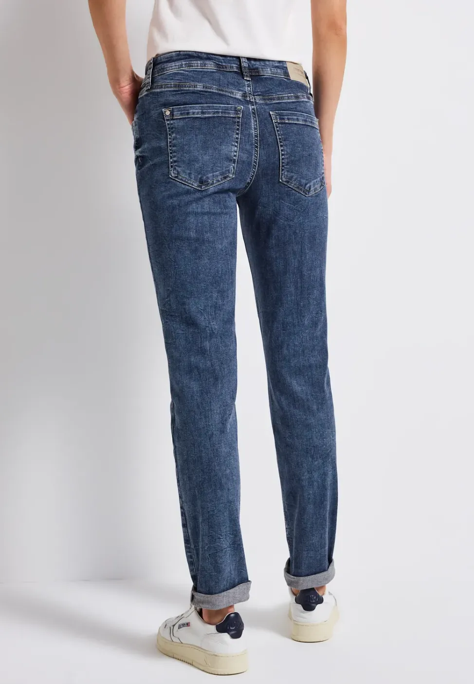 Jeans mit Destroyed Details