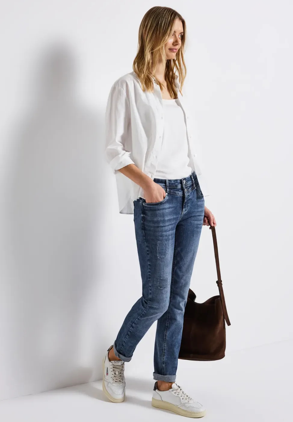 Jeans mit Destroyed Details