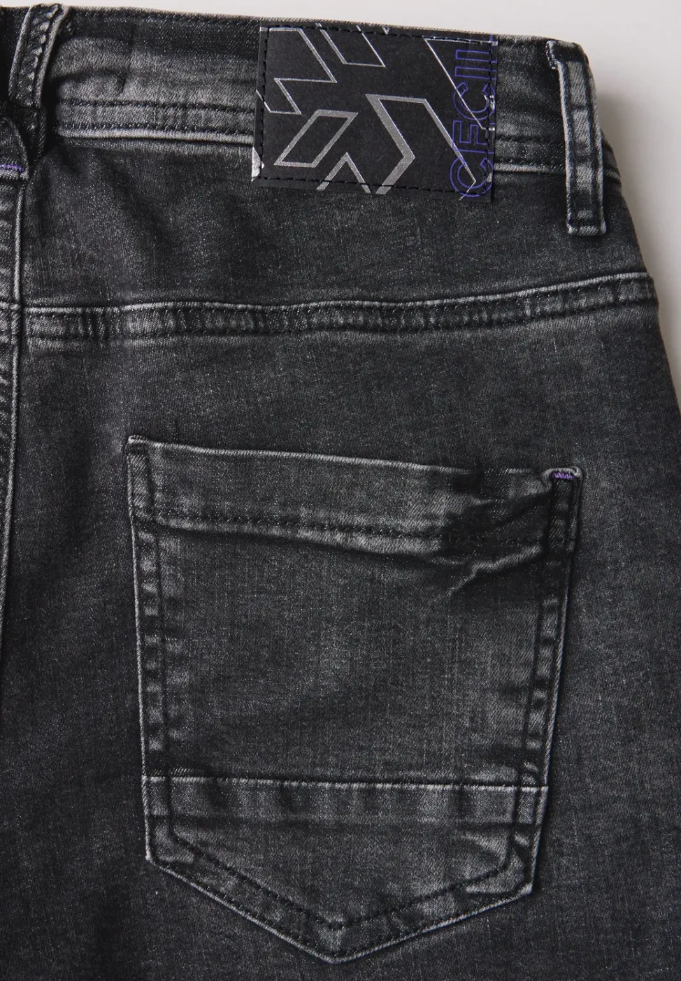 Jeans mit Details