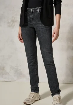 Jeans mit Details