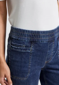 Jeans mit Elastikbund