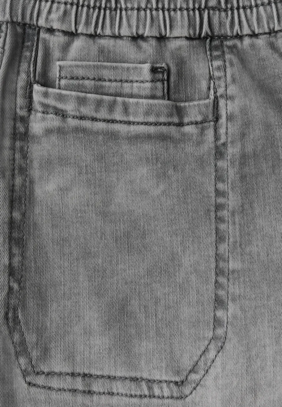 Jeans mit Elastikbund