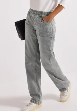 Jeans mit Elastikbund