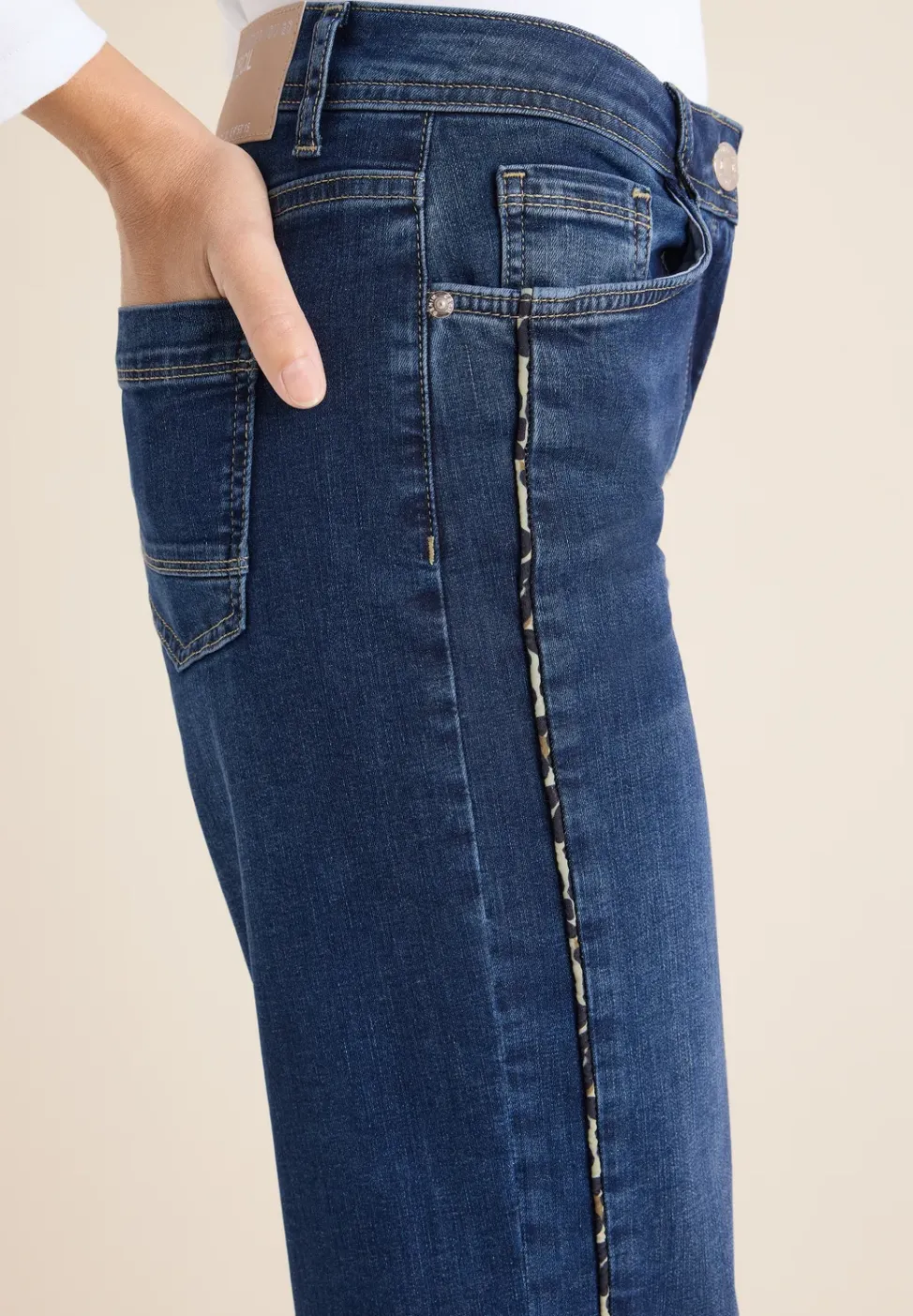 Jeans mit Gallonstreifen