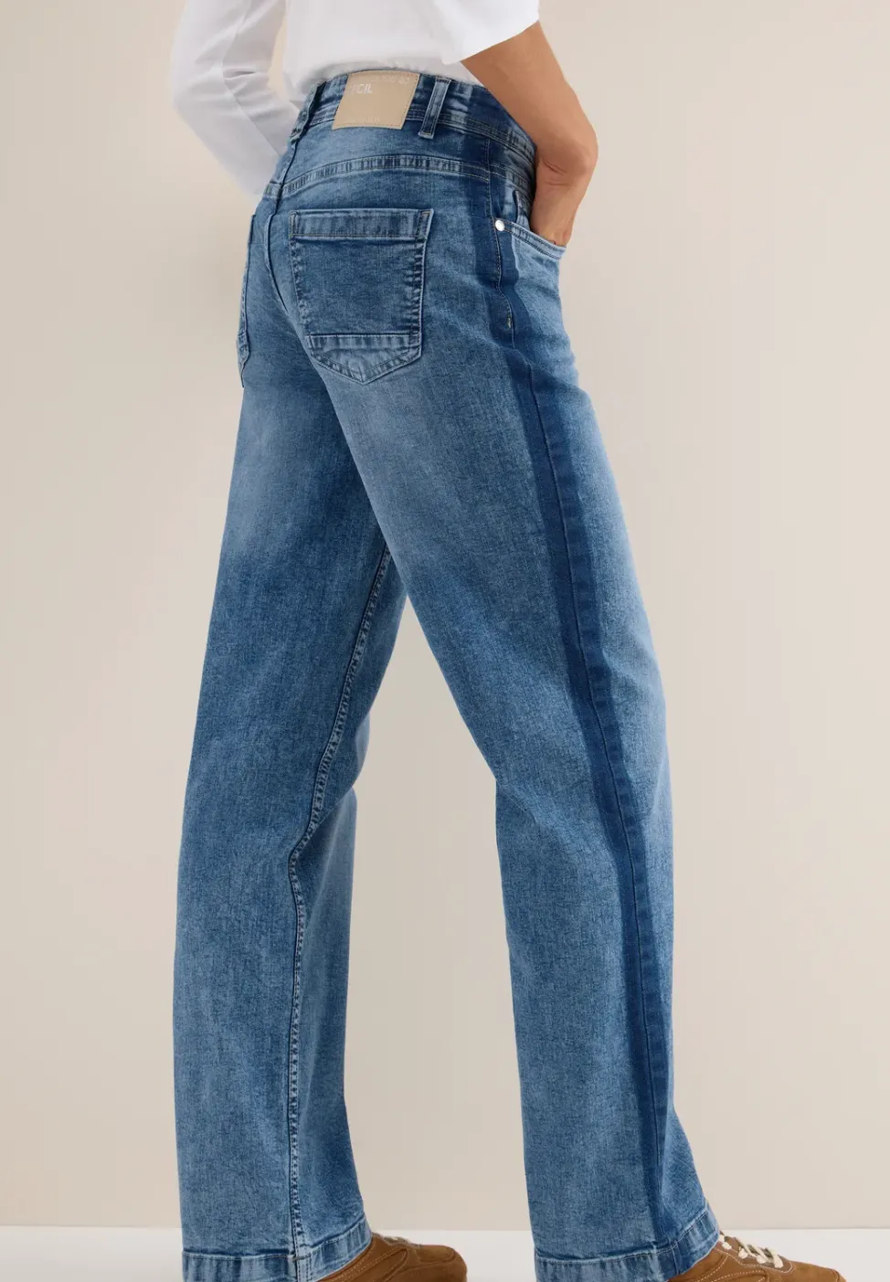 Jeans mit Gallonstreifen