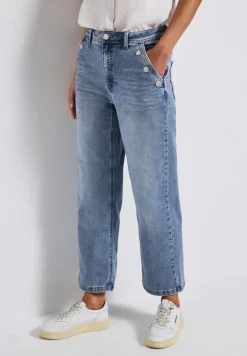 Jeans mit Knopfdetail